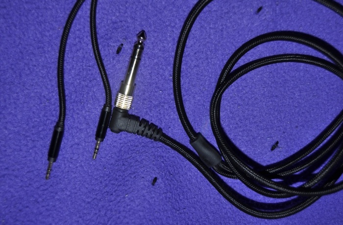 HE-400i_Cable